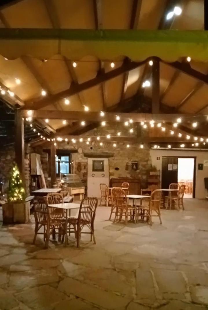 Albergue La Escuela De Liri Екстер'єр фото
