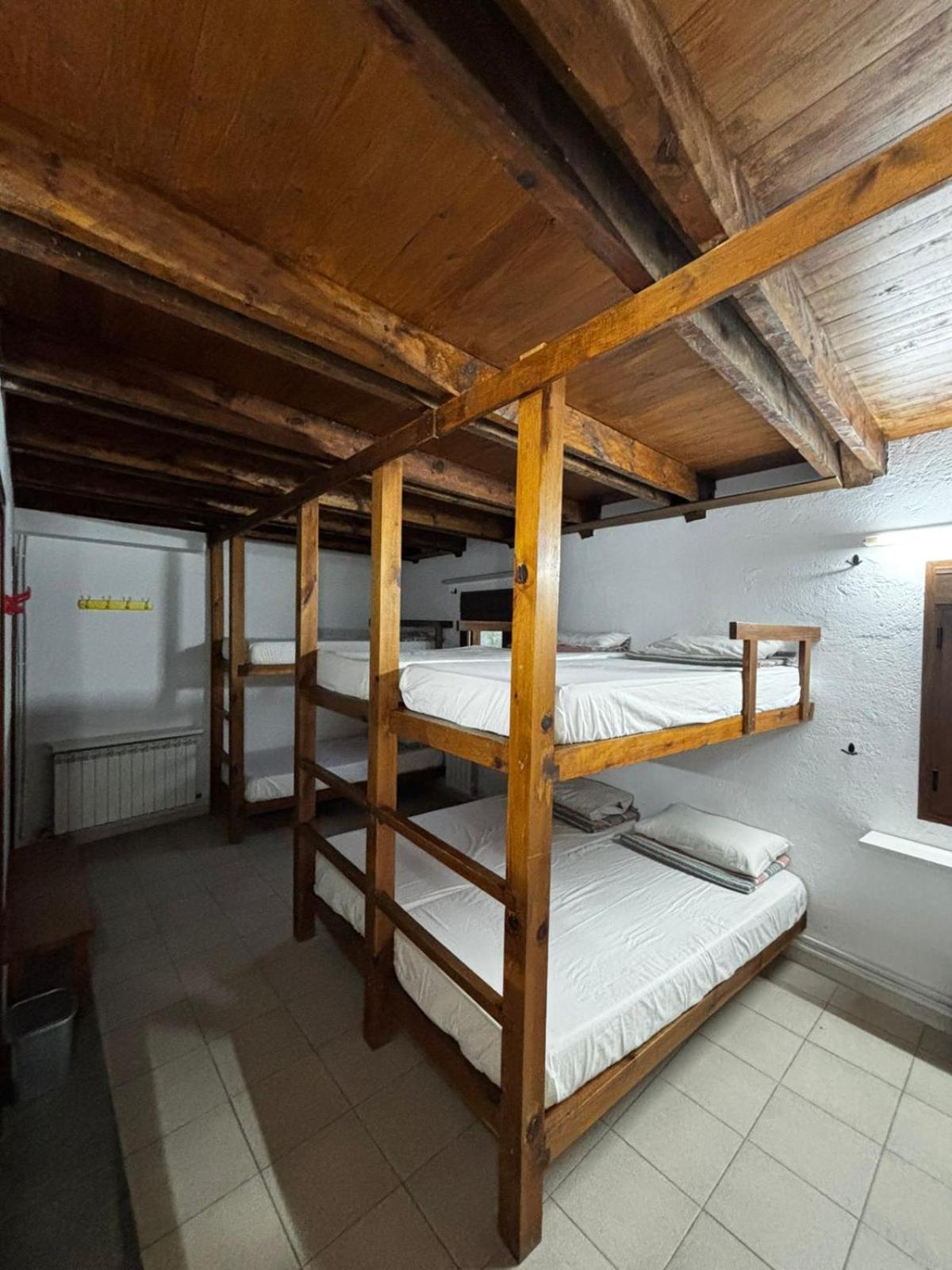 Albergue La Escuela De Liri Екстер'єр фото